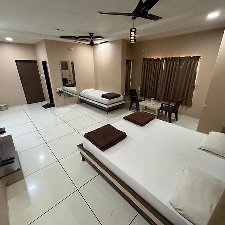 Hotel Bluediamond Bardoli 외부 사진