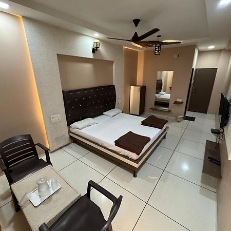 Hotel Bluediamond Bardoli 외부 사진
